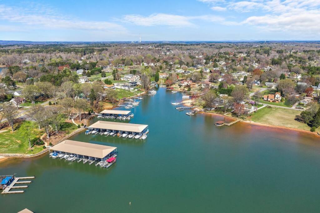 Cozy Lake Home - Jacuzzi King Bed Marina Access Mooresville Esterno foto